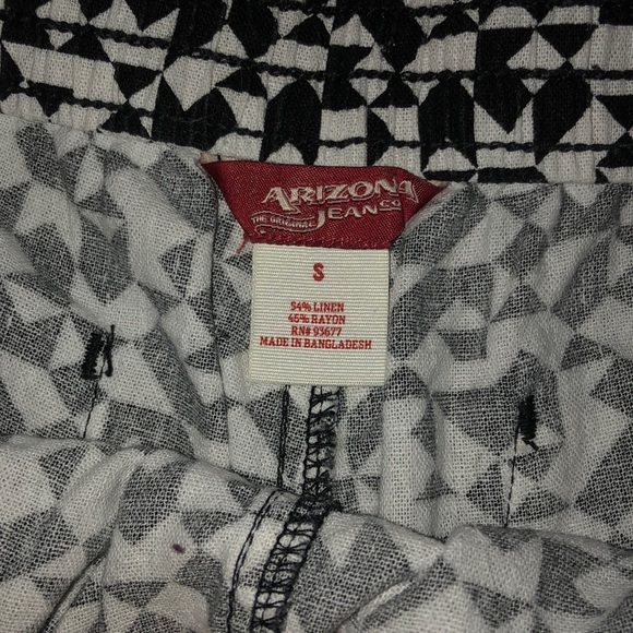 Patterned Shorts - Picture 3 of 4